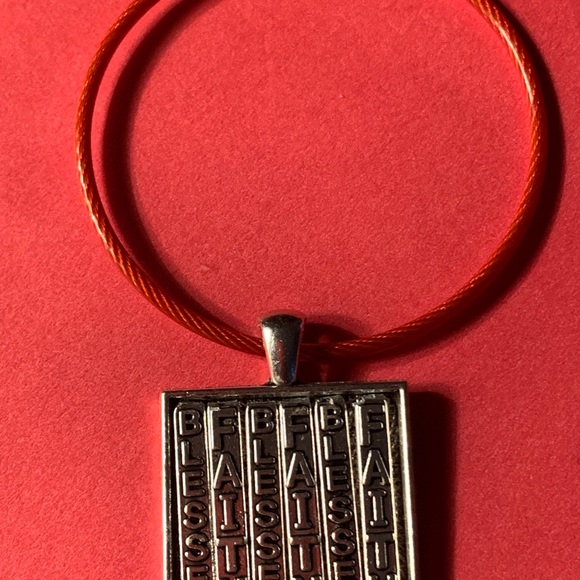 Keychain Unisex - Picture 2 of 5